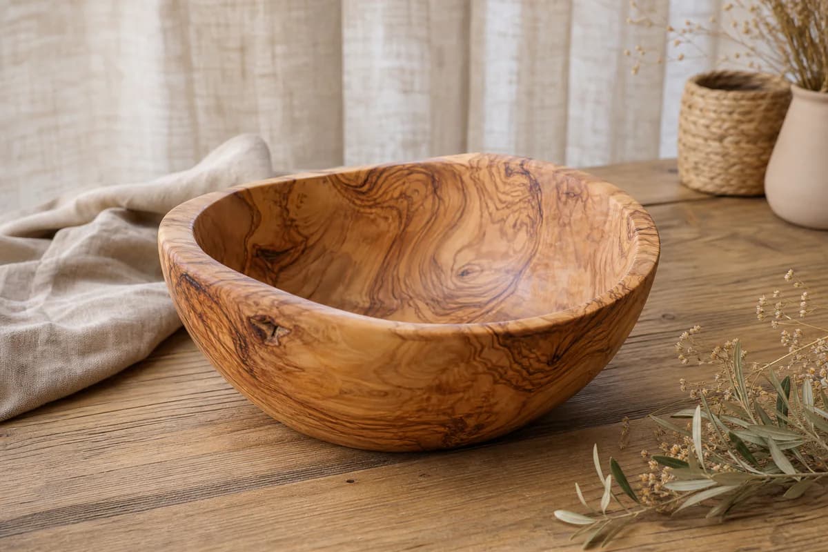 وعاء تقديم من خشب الزيتون